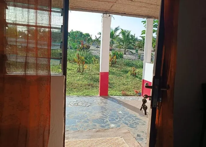 Demba Dou Suites Gardens