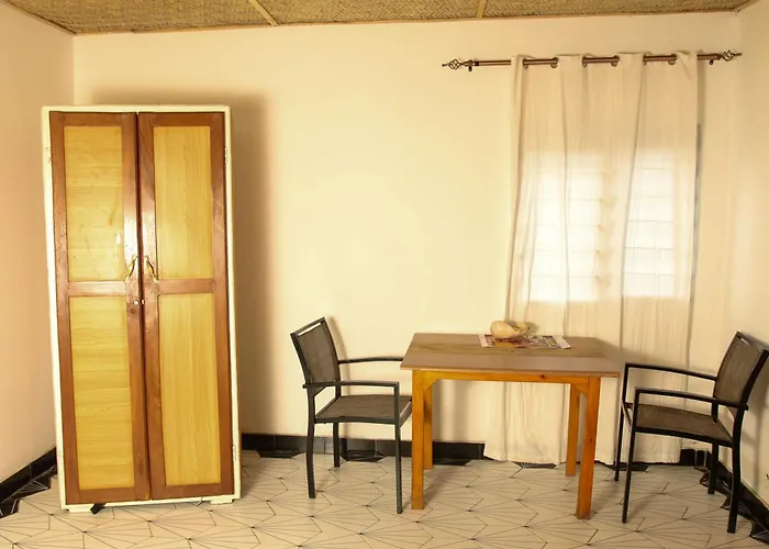 Demba Dou Suites Gardens