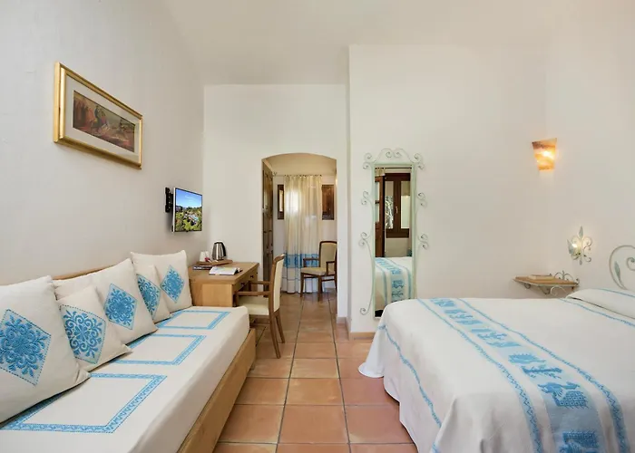 Hotel With Swimming Pool Near Baja Sardinia
