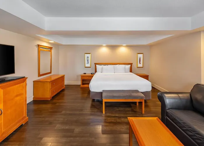 Grand Hotel & Conference Centre Calgary Airport, An Ascend Collection Hotel