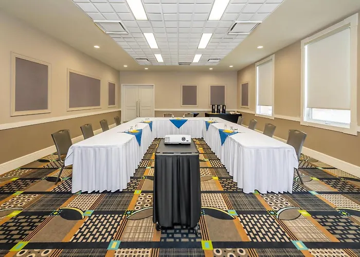 Grand Hotel & Conference Centre Calgary Airport, An Ascend Collection Hotel
