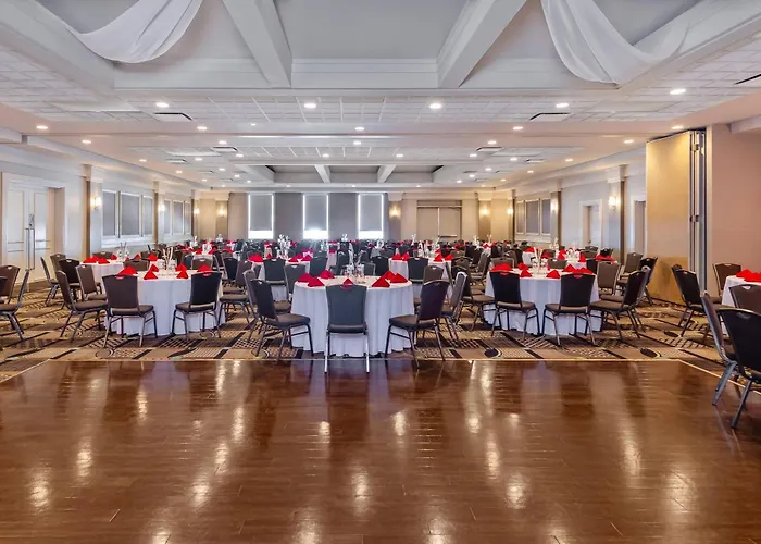 Grand Hotel & Conference Centre Calgary Airport, An Ascend Collection Hotel