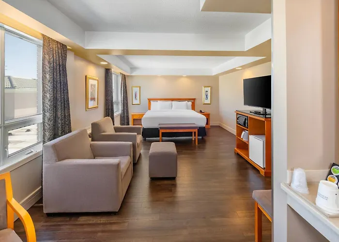 Grand Hotel & Conference Centre Calgary Airport, An Ascend Collection Hotel