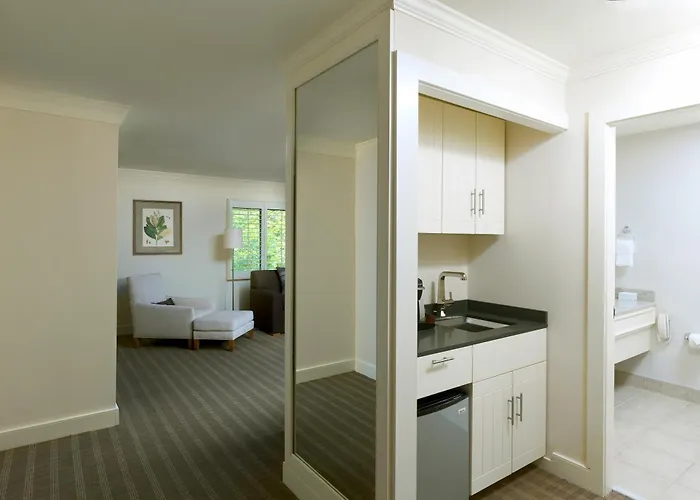 Topnotch Resort