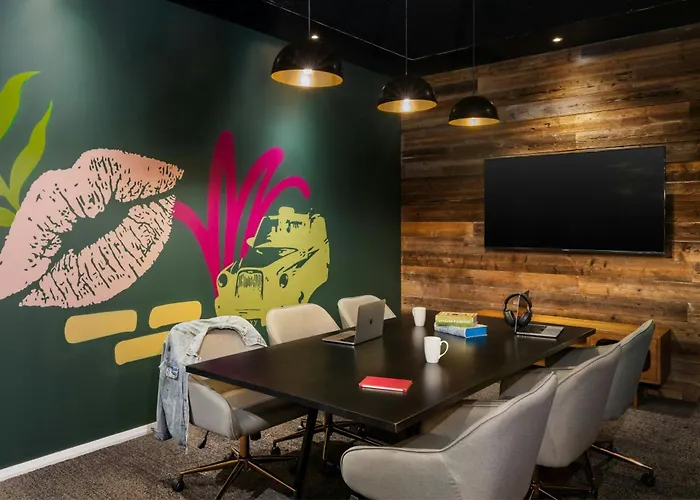 Moxy Belfast City