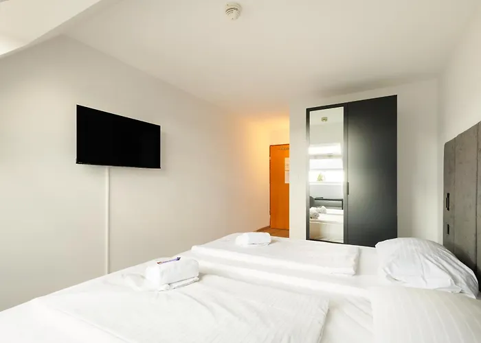 Lenas Donau Hotel