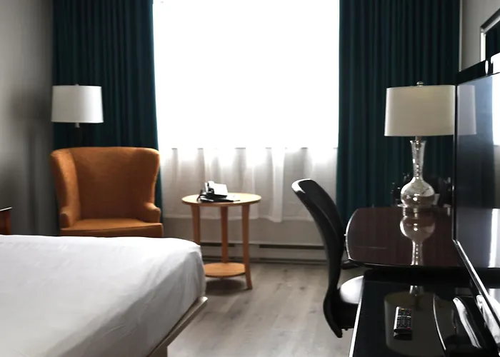 Travelodge By Wyndham Quebec City Hotel & Convention Centre