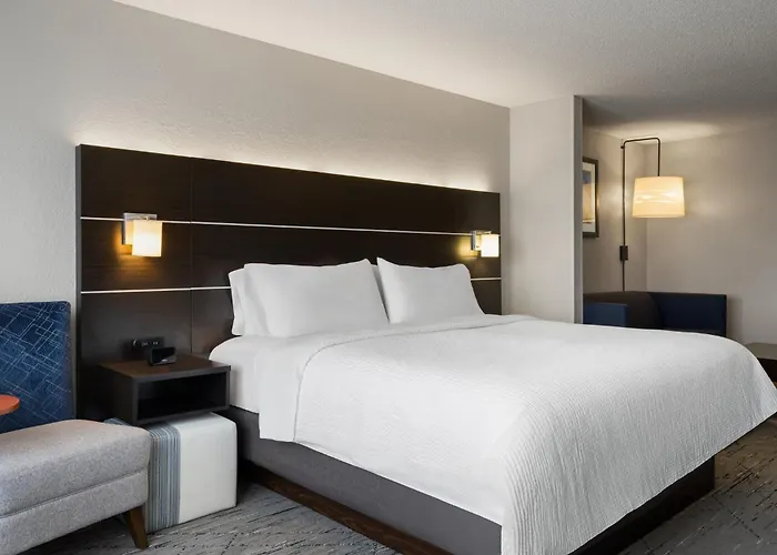 Holiday Inn Express Hotel & Suites Altoona-Des Moines By Ihg