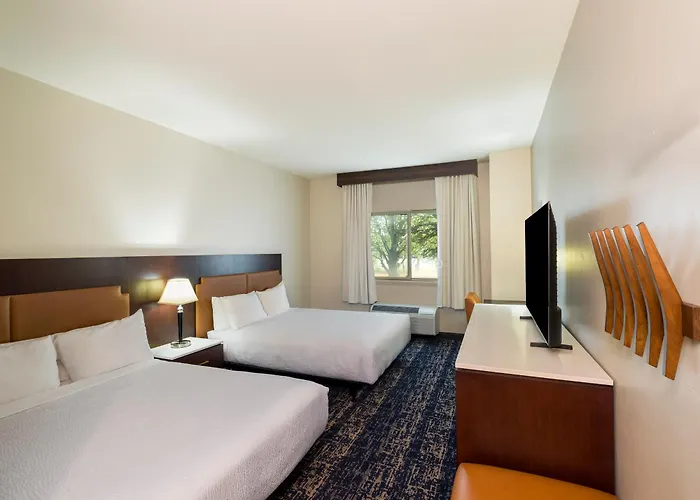 Gray Wolf Inn & Suites