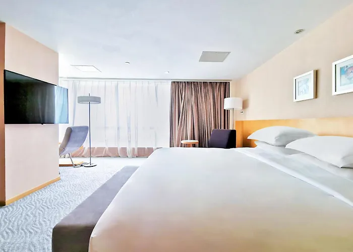 Crowne Plaza Zhuhai City Center By Ihg