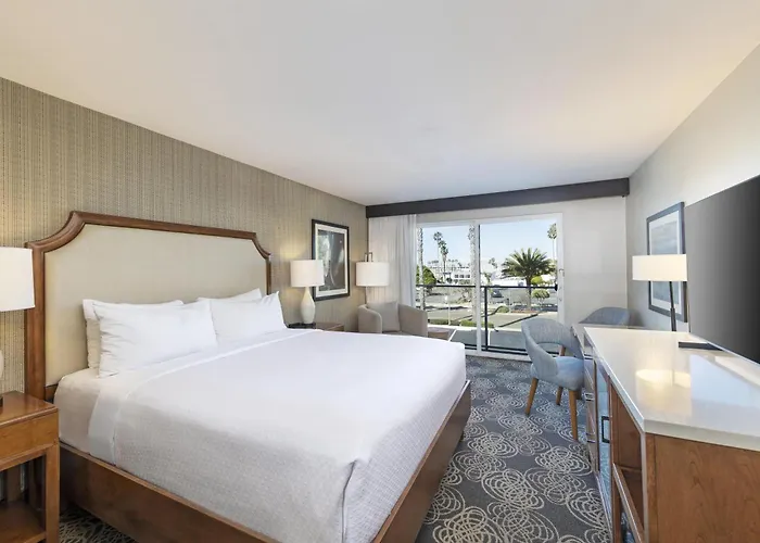 Redondo Beach Hotel, Tapestry Collection By Hilton