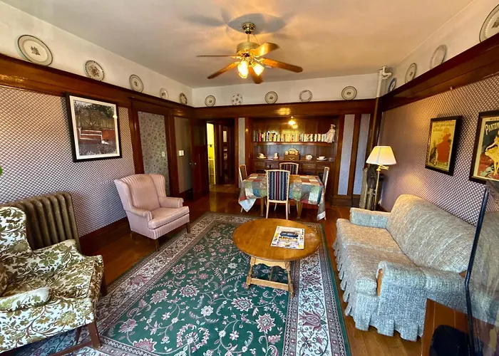 Arundel Mansions Hotel