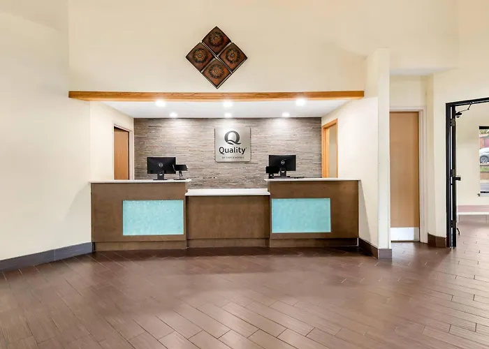 Quality Inn & Suites Lawrence - University Area