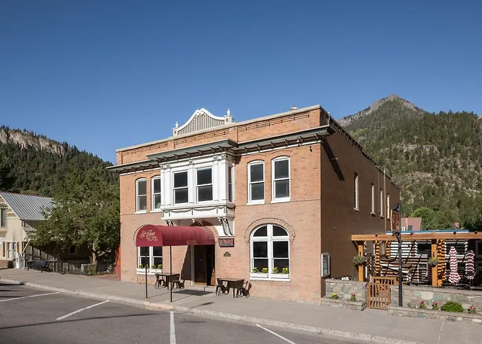 St. Elmo Hotel