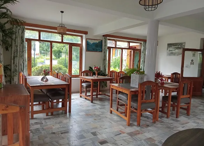Hotel Tourist 10 Minutes Walking Distance From The Mall