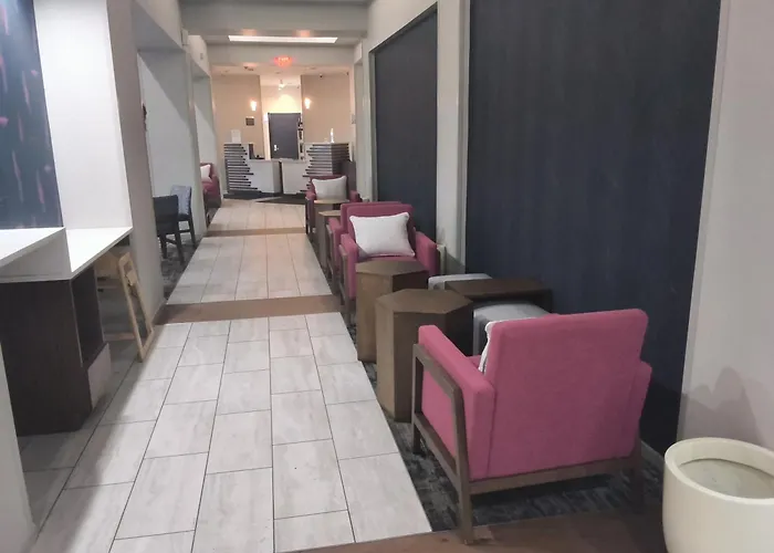 La Quinta By Wyndham New Haven