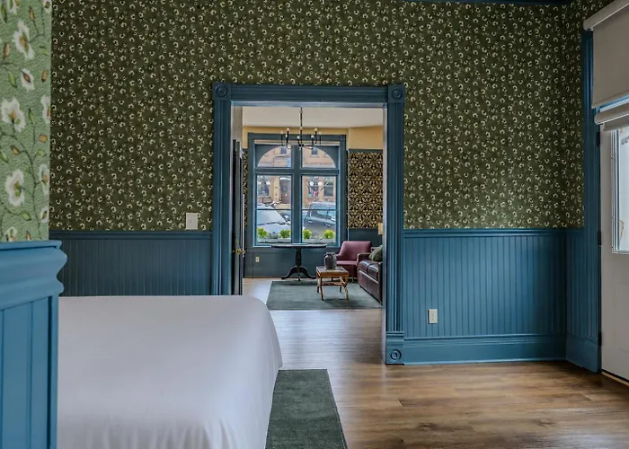 St. Elmo Hotel