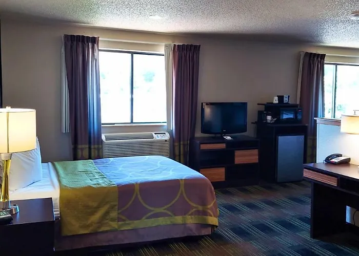 Super 8 By Wyndham Dunbar/Charleston Area