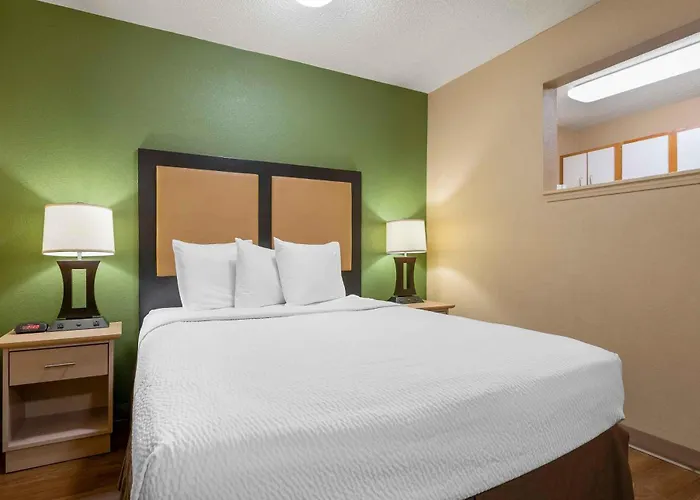 Extended Stay America Suites - Chicago - Lombard - Yorktown Center
