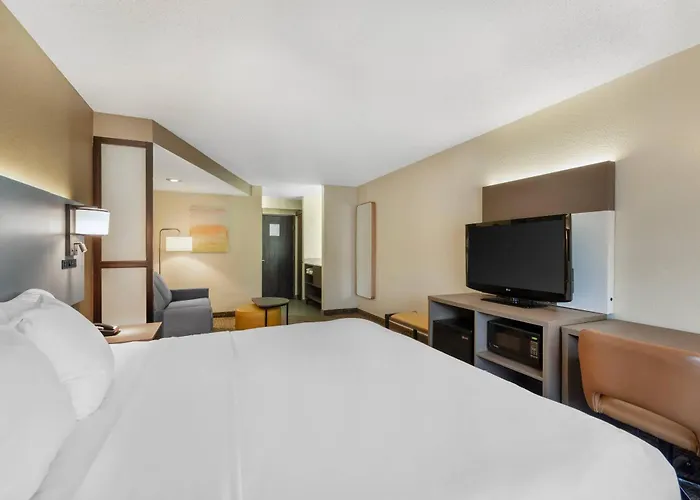 Comfort Inn & Suites Butler