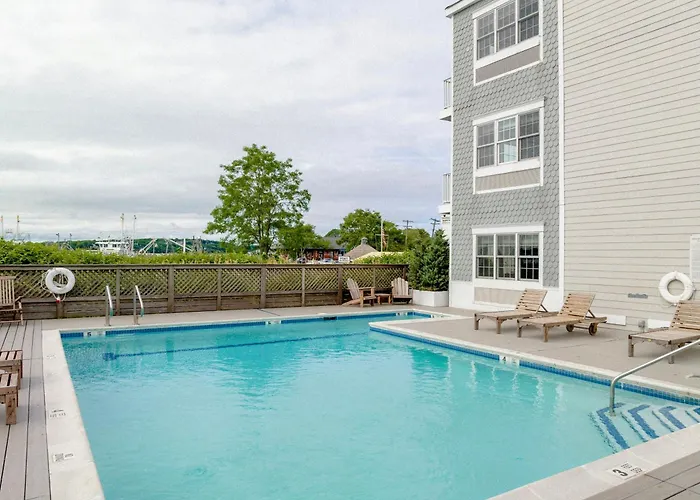 The Harbor Front Inn Greenport