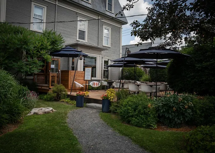 Le Pleasant Hotel