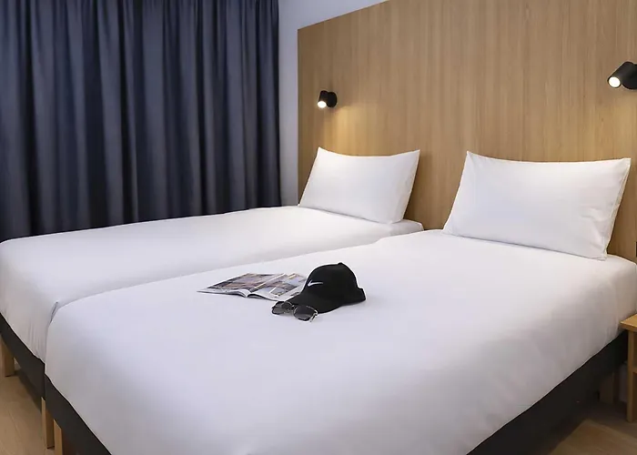 B&B Hotel Nimes Ville Active 3 Etoiles