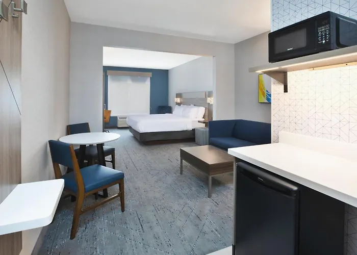 Holiday Inn Express Hotel & Suites Youngstown North-Warren/Niles By Ihg