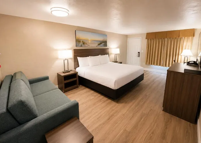 Anchor Bay Inn Near Winchester Bay