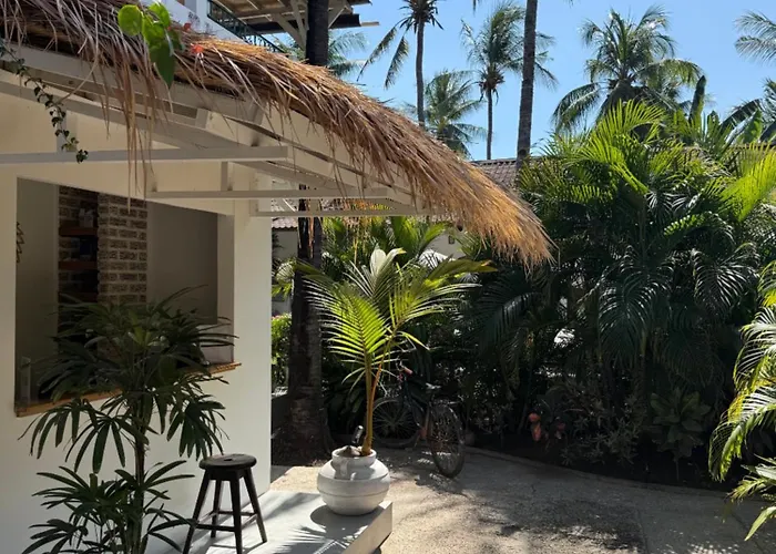 White Coconut Resort