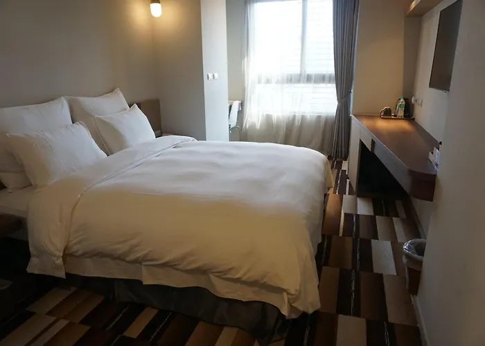 Watermark Hotel Kaohsiung Main Station