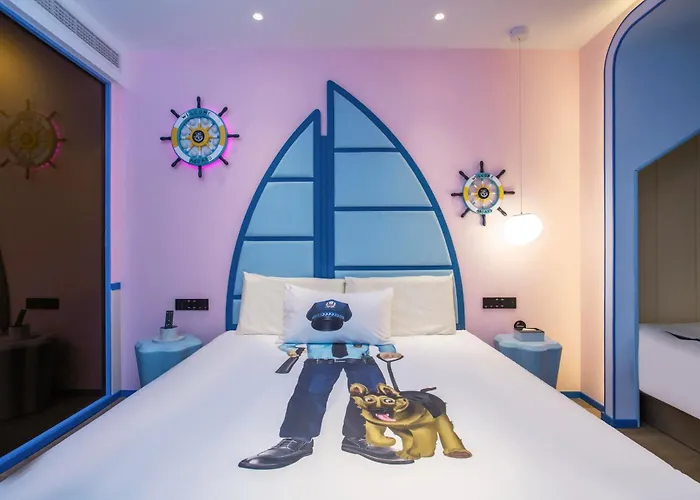 Ningbo Tianyi Square Atour Hotel