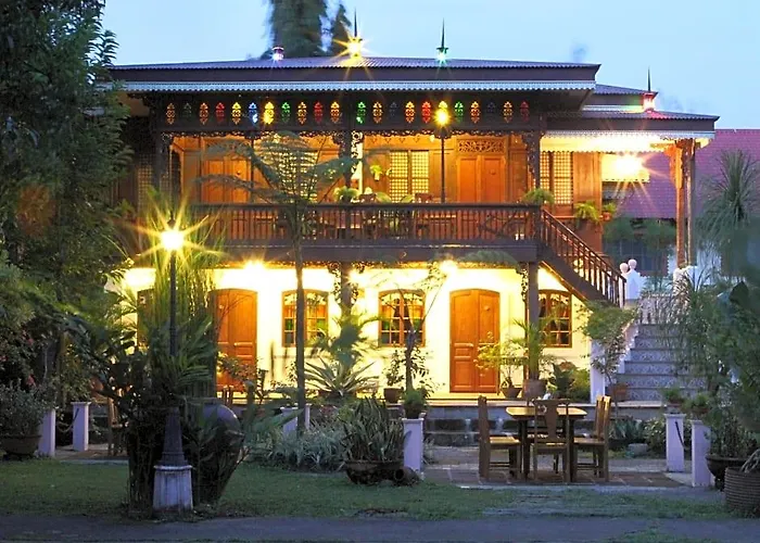 Sulyap Bed & Breakfast - Casa De Alitagtag Boutique Hotel