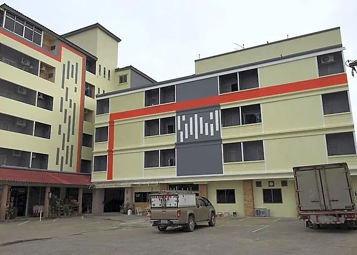 Pakchong Town Hotel
