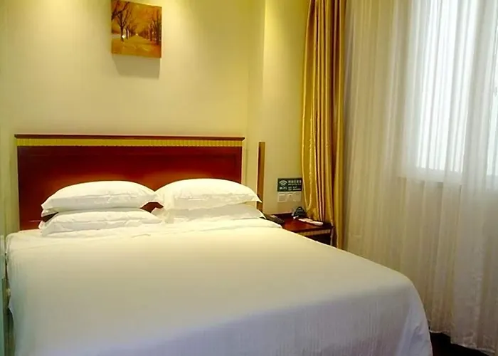 Greentree Inn Shandong Qingdao Wuyishan Road Jiashike Shopping Center Business Hotel