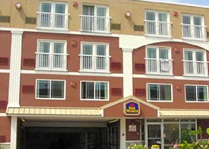 Gold Leaf Hotel Of Dewey