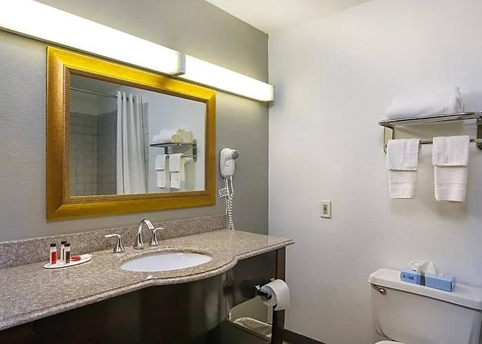 Bliss Point Inn & Suites New Buffalo