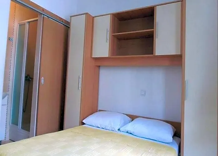 Apartments Jela