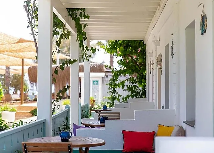 Kefi Beach & Suites