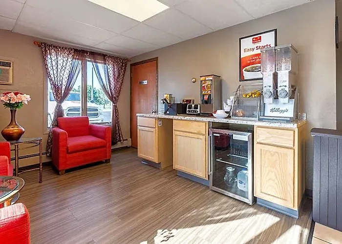 Econo Lodge Inn & Suites Escanaba North
