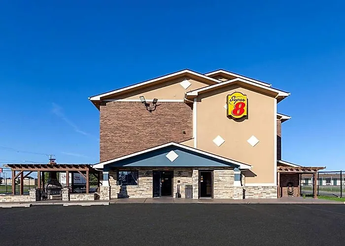 Super 8 By Wyndham Roseville/Detroit Area