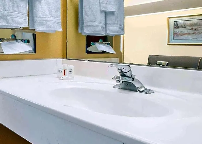 Longhorn Inn & Suites