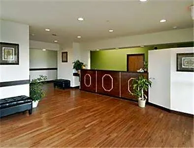 Super 8 By Wyndham Bowling Green North