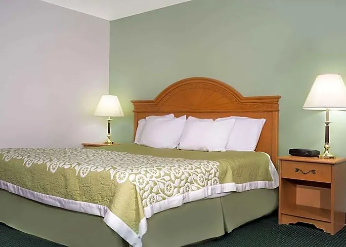 Days Inn By Wyndham St Cloud