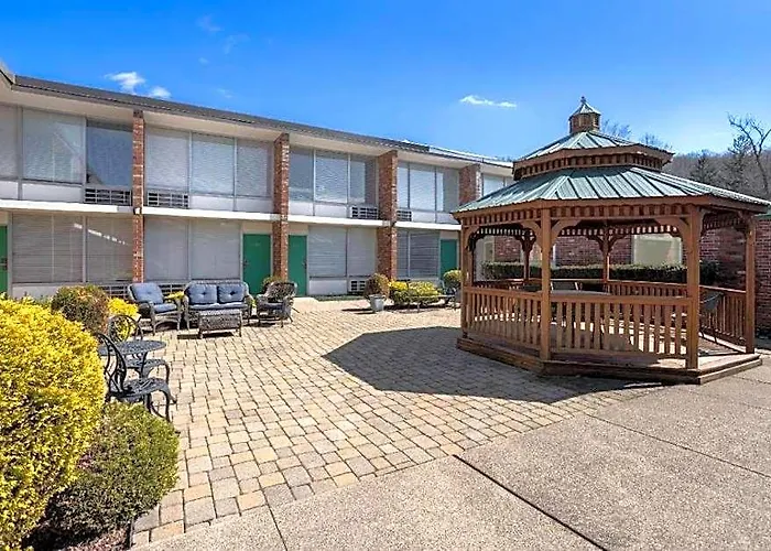 Days Inn By Wyndham Butler Conference Center