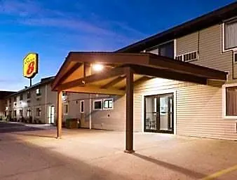 Super 8 By Wyndham Houghton Hotel