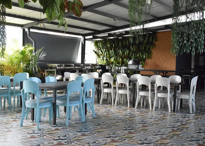 Hotel Doral Inn