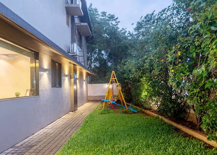 Treebo Five Elements With Swimming Pool
