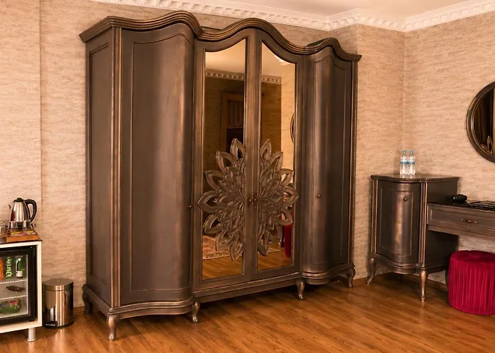Elite World Nest Van