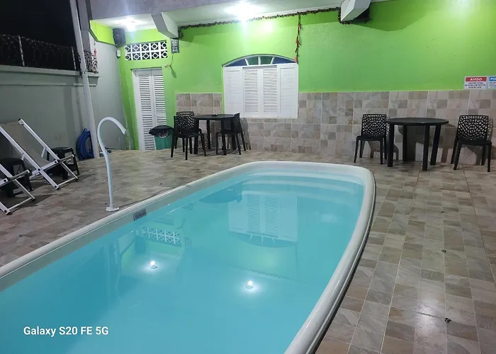 Pousada do sossego mar e verde em Itanhaem com piscina